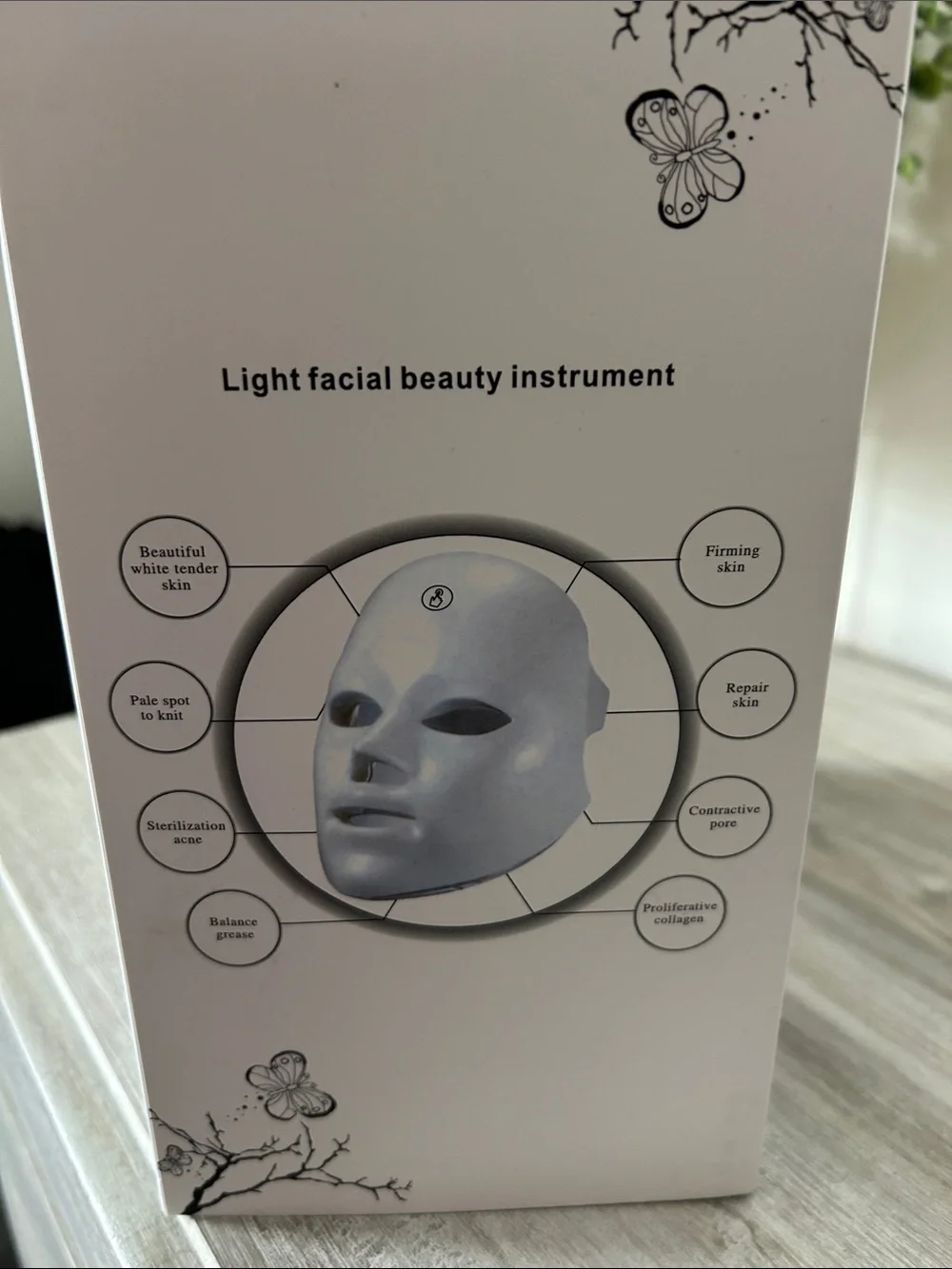Light Facial Beauty Instrument LED Therapy Mask – White NIB